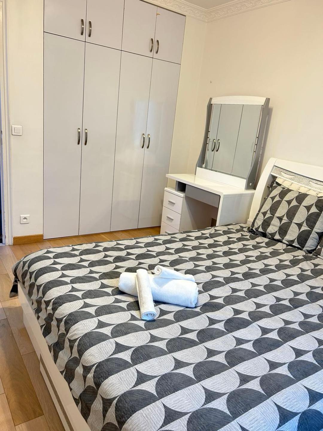Superb Modern Near Gare De Lyon Bercy F4 Parijs